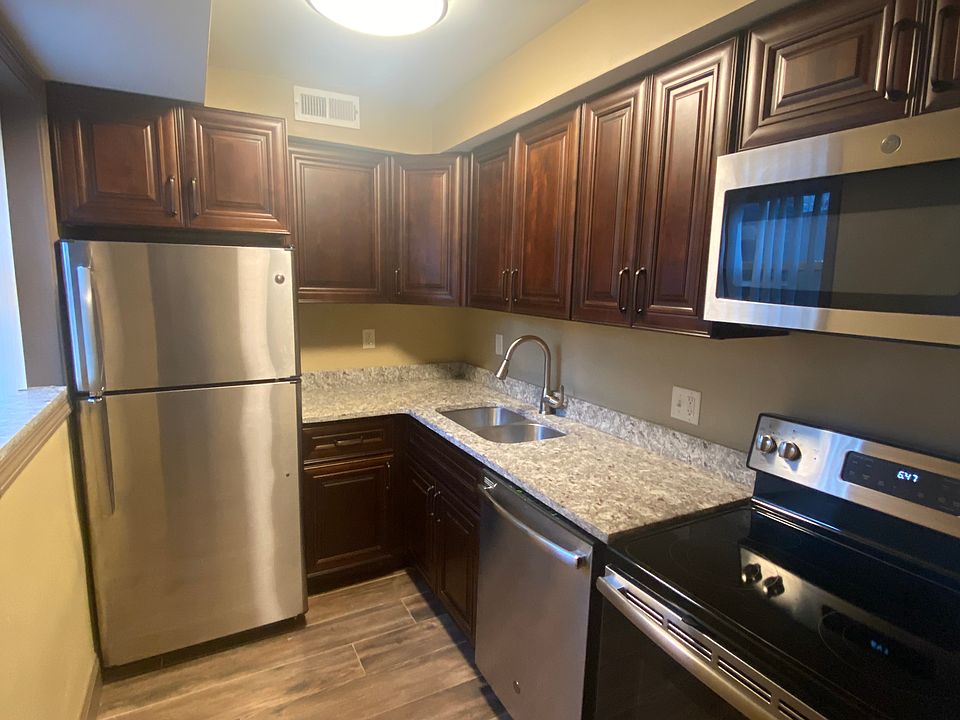 1st image of 1643 J St #1