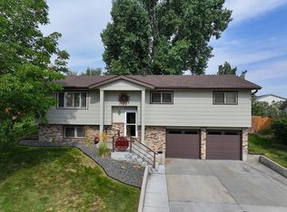 670 N Wind River Dr, Douglas, WY 82633