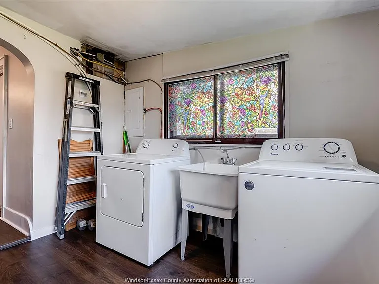 1062 Lena Ave — Photo 17