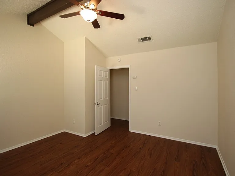 7017 Crosswood Dr — Photo 9