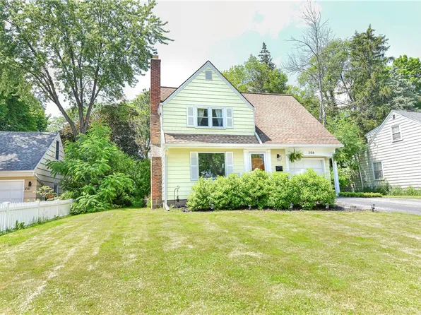 208 Village Ln, Rochester, NY 14610