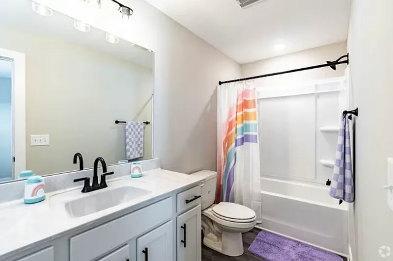 2 bed, 2.5 bath, 1270 sqft, $1,500 — Photo 4