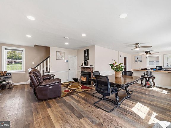 3rd image of 310 Greenwood Rd