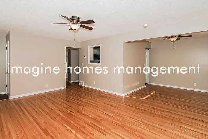 3 bed, 2.0 bath, 1692 sqft, $2,599 — Photo 4