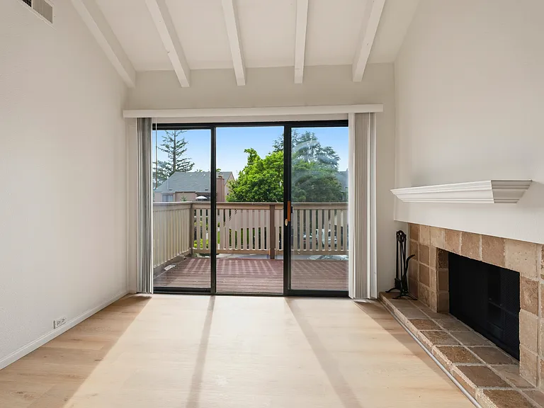 523 Woodside Oaks #2 — Photo 2