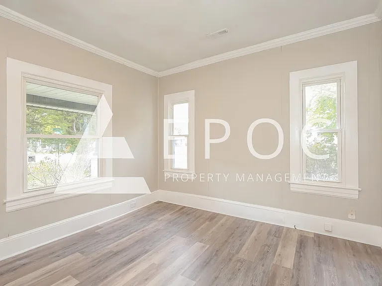 1010 Gordon St — Photo 6