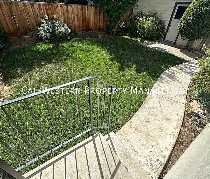 1385 Newport Ave — Photo 32