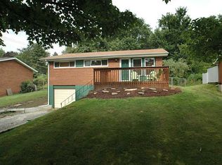 573 Firethorne Dr, Monroeville, PA