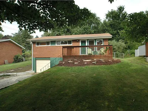 573 Firethorne Dr, Monroeville, PA 15146