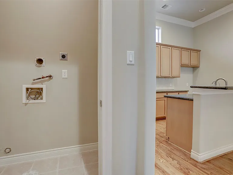 9133 Creekstone Lake Dr — Photo 15