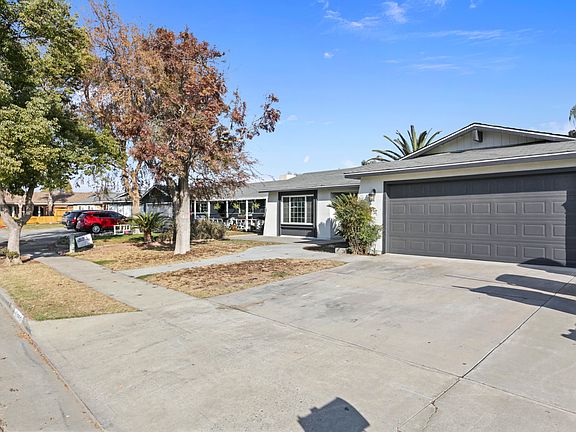 2nd image of 2961 Caronette Ln