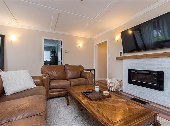 5th image of 46264 Margaret Ave