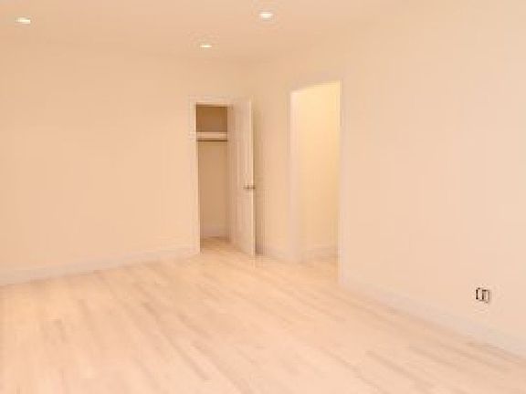2nd image of 75 Saint Nicholas Pl APT 2D