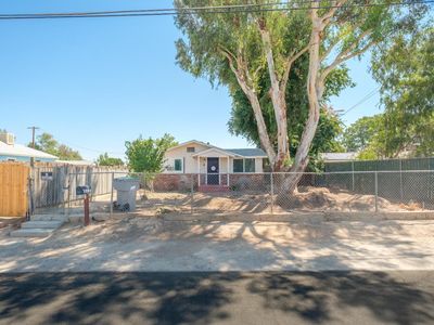 2084 N Feland Ave, Fresno, CA, 93722