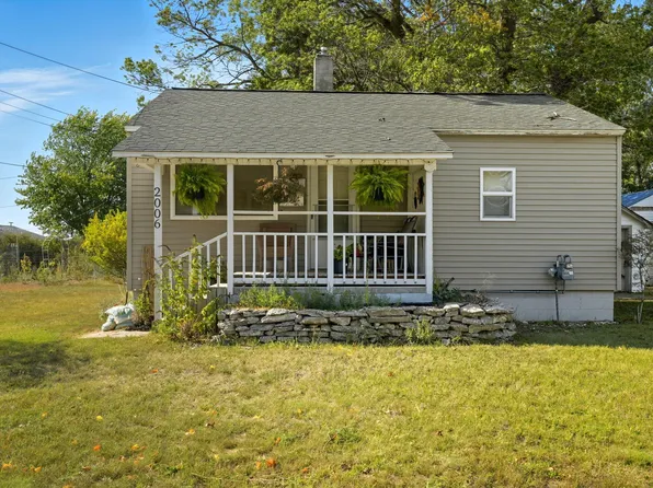 2006 Vine St, Manistee, MI 49660