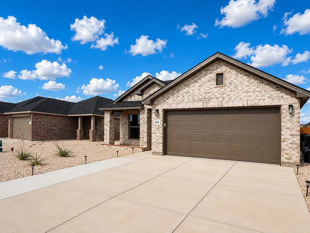 4 bed, 2.0 bath, 1634 sqft, $3,800 — Photo 2