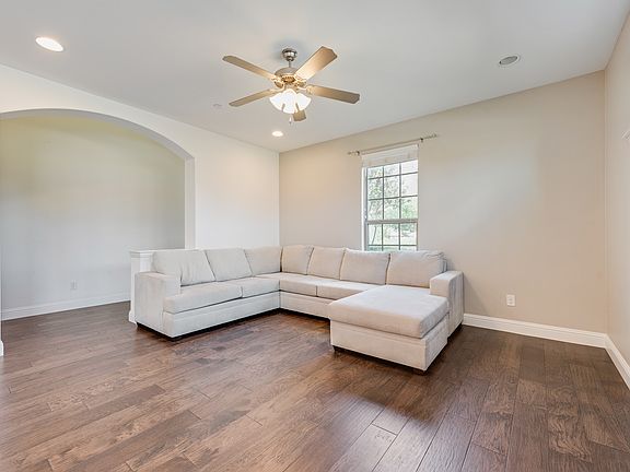 5th image of 4670I Rhett Ln
