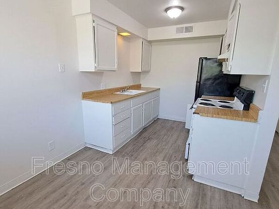 2nd image of 3243 E Clinton Ave Unit D