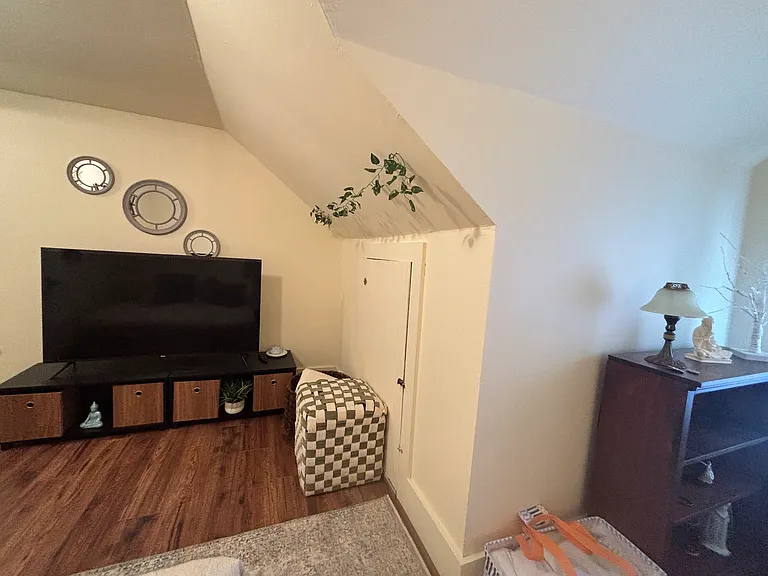 411 Division St — Photo 21