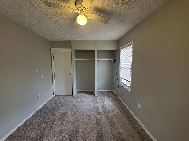 1047 Wellspring Dr — Photo 23
