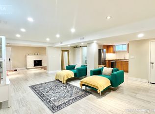 2 Sunset Trl #2, Toronto, ON M9M1J5