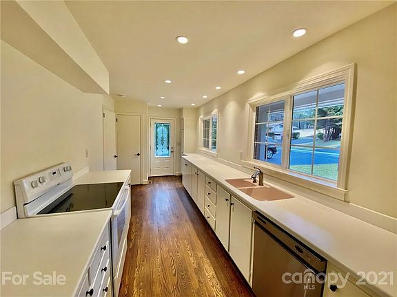 5th image of 1230 Ashby Ln