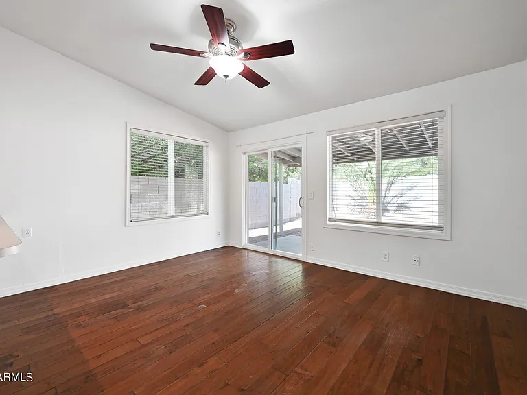 313 S Ocean Dr — Photo 9