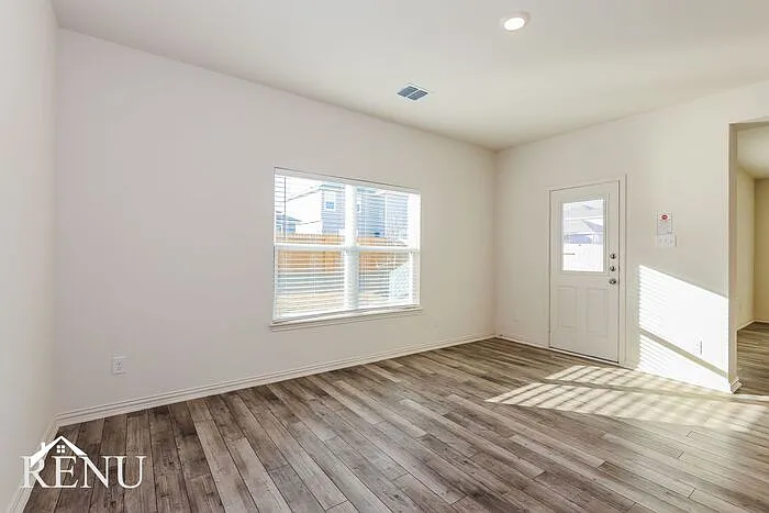2826 Tybee Crk — Photo 11