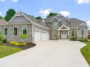 1725 Gully Top Ln, Canfield, OH 44406
