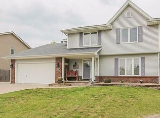 902 SE Peterson Dr, Ankeny, IA 50021