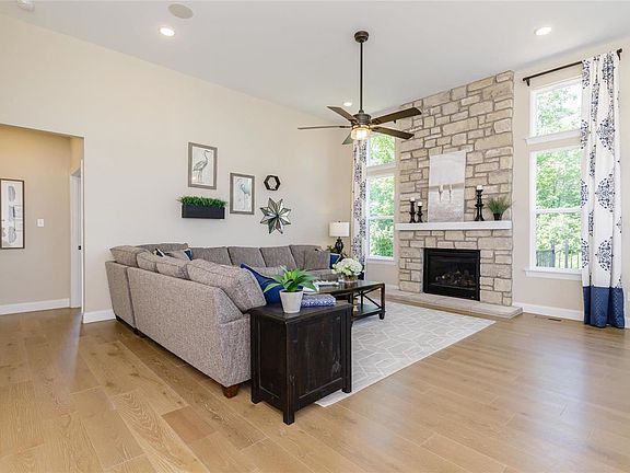 2nd image of 867 Nardin Dr