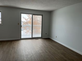 17 Cardinal Ave #D, Red Deer, AB T4P2S9