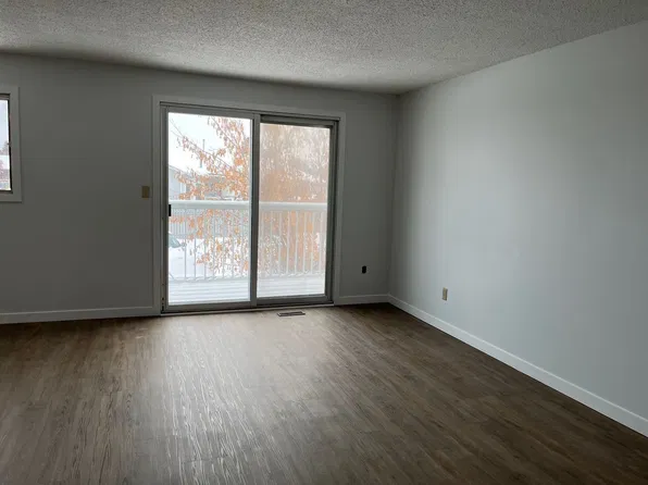 17 Cardinal Ave #D, Red Deer, AB T4P 2S9
