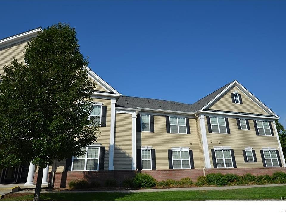 1st image of 202 Canter Ct