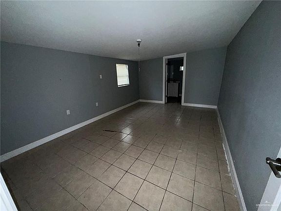 3rd image of 3001 W 7th St