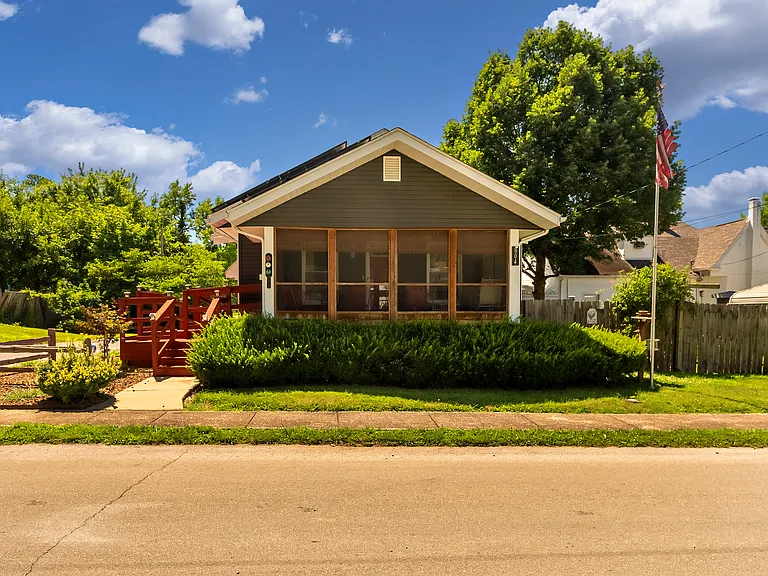 804 S Madison St — Photo 9