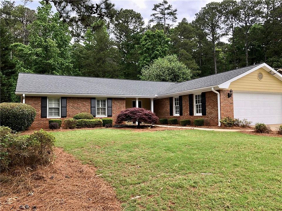 1st image of 1818 Brandy Woods Dr SE