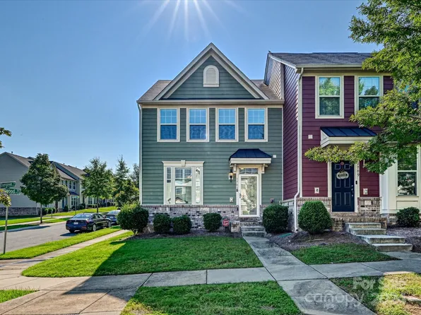 1705 Fleetwood Dr, Charlotte, NC 28208