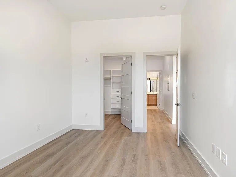 120 Mosaic Blvd #301 — Photo 30