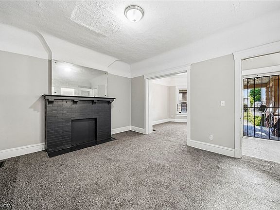 5th image of 1637 Holyrood Rd