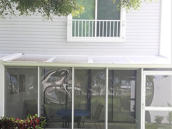 4th image of 18004 San Carlos Blvd