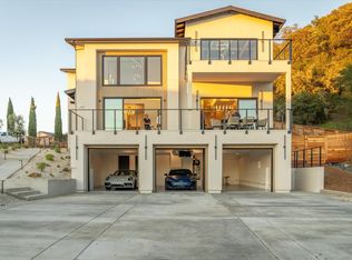 1580 Clear Ridge Drive, Healdsburg, CA 95448