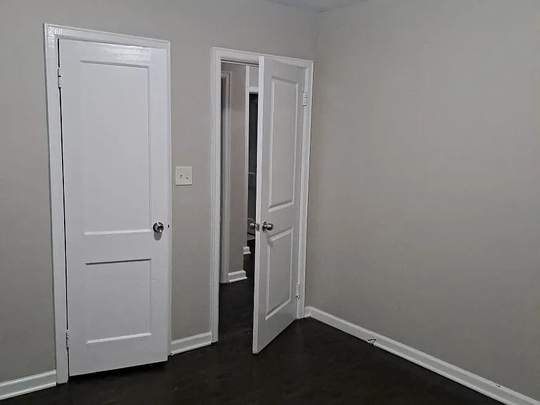 1848 Cummings Dr SW — Photo 2