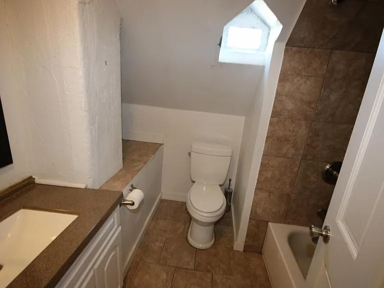 1835 Dayton Ave — Photo 16