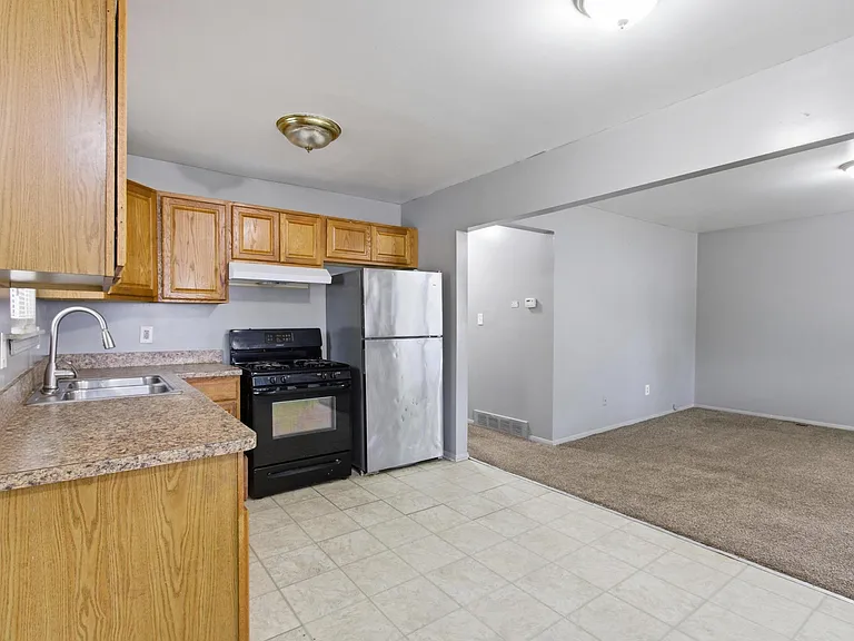 7044 Hudson Ave — Photo 6