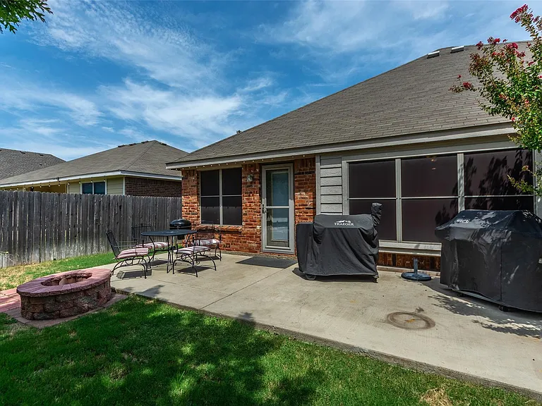925 Remington Ranch Rd — Photo 12