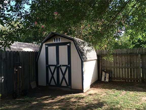 4th image of 406 Yeager St