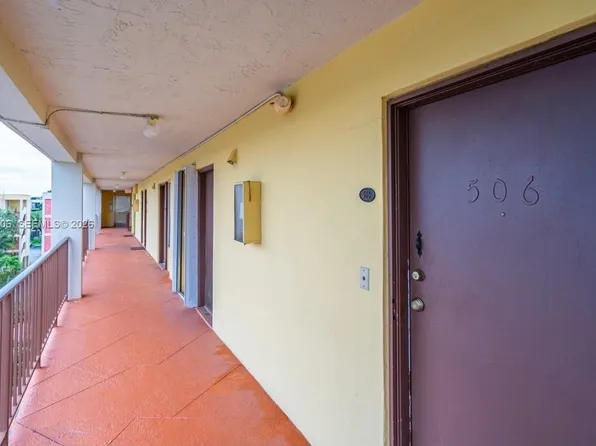 9240 Fontainebleau Blvd APT 506, Miami, FL 33172