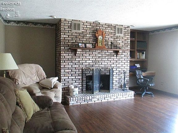 3rd image of 2255 S Township Road 159