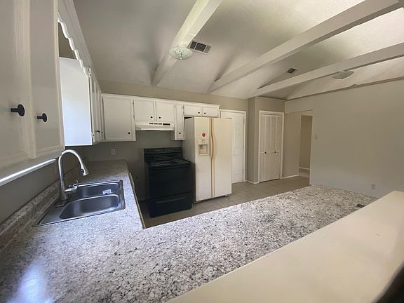 4th image of 4111 Sleepy Hollow Ln